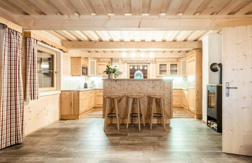 Mitterberg-Sankt Martin House | Lovely apartment in villa for 18 guests with WIFI, pool, TV, terrace, pets allowed and parking