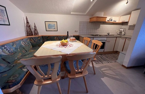 Hollersbach im Pinzgau Villa | Lovely apartment in villa for 6 guests with WIFI, TV, balcony and panoramic view