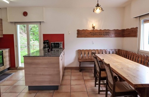 Riddes House | Lovely apartment in villa for 17 people with WIFI, TV, balcony and panoramic view