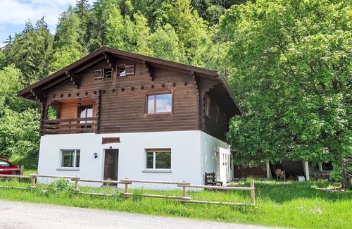 Riddes House | Lovely apartment in villa for 17 people with WIFI, TV, balcony and panoramic view