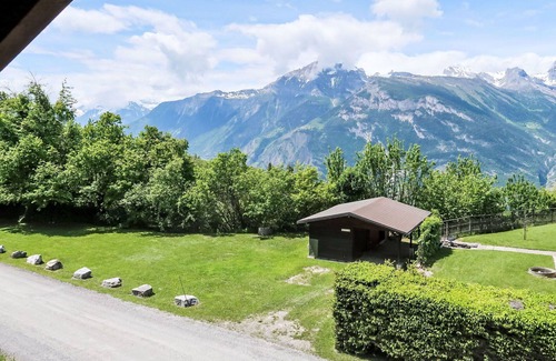 Riddes House | Lovely apartment in villa for 17 people with WIFI, TV, balcony and panoramic view