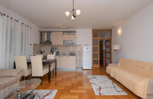 Seget Donji Apartment | Lovely apartment in Seget Donji
