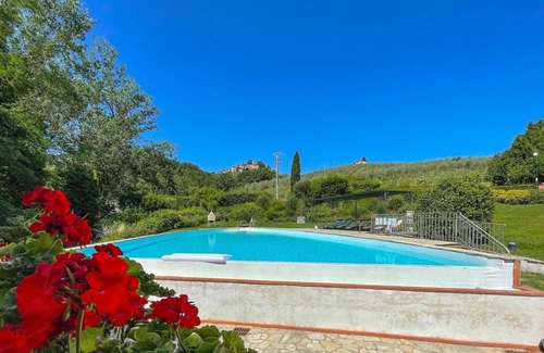 Cavriglia Villa | Lovely apartment in villa for 6 guests with WIFI, pool, TV, patio, pets allowed and parking