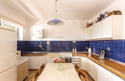 Zelenka Apartment | Lovely apartment in Makarska with WiFi