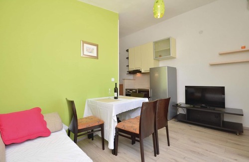 Podstrana Apartment | Lovely apartment in Podstrana with WiFi
