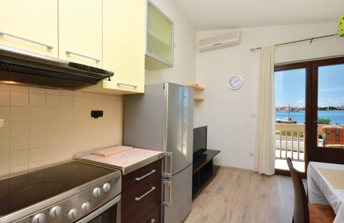 Podstrana Apartment | Lovely apartment in Podstrana with WiFi