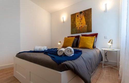 Portimao City Centre Apartment | Lovely Apartment in Portimão with River view