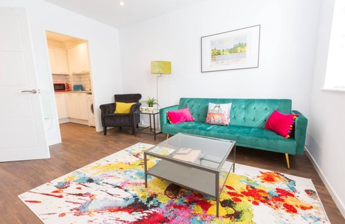 Chester Apartment | Lovely apartment in the heart of Chester with parking. Close to all attractions.