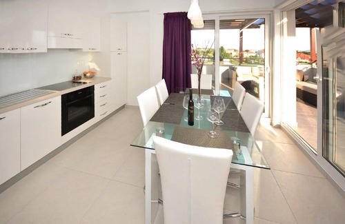 Turanj Apartment | Lovely apartment in Turanj