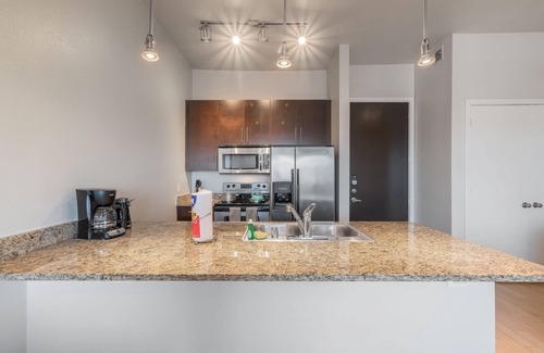 Oak Lawn Apartment | Lovely Apartment in Uptown hub