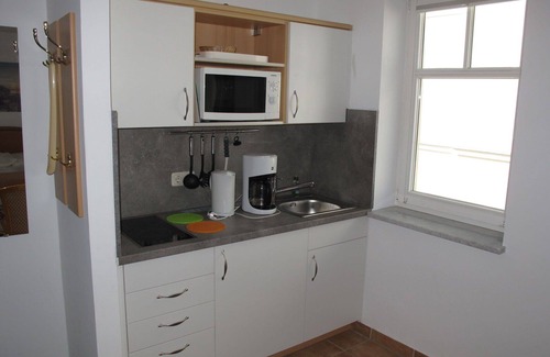 Sellin Villa | Lovely apartment in villa for 2 people with WIFI, TV, terrace and pets allowed