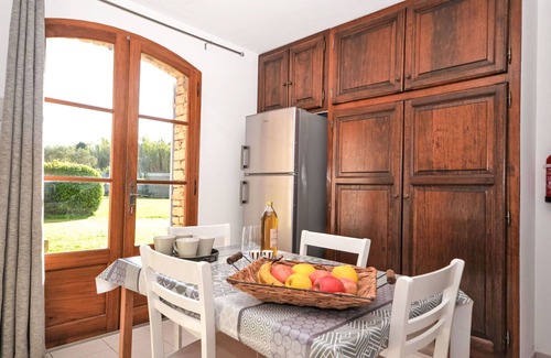 Velleron House | Lovely apartment in villa for 4 people with pool, WIFI, TV, terrace and parking