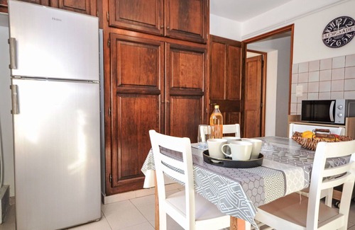 Velleron House | Lovely apartment in villa for 4 people with pool, WIFI, TV, terrace and parking