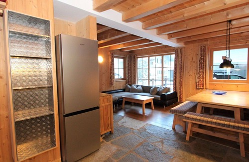 Tux House | Lovely apartment in villa for 9 people with WIFI, TV and terrace