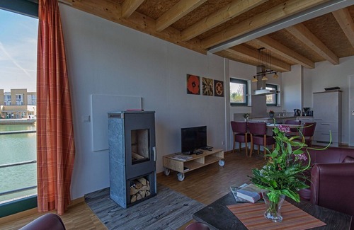 Grossposna House | Lovely apartment in villa for 4 guests with WIFI, TV, balcony and pets allowed