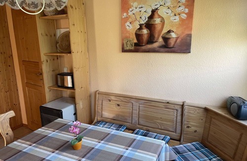 Dobbertin House | Lovely apartment in villa for 4 guests with TV, terrace and pets allowed