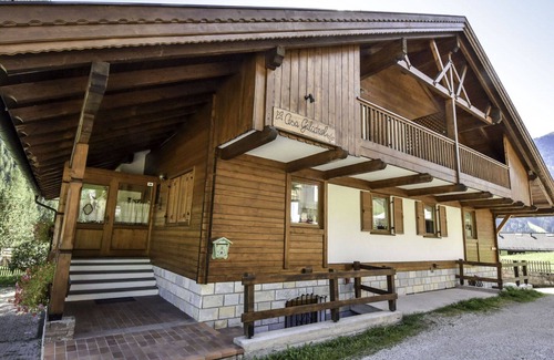 Penia House | Lovely apartment in villa for 5 people with WIFI, TV and terrace