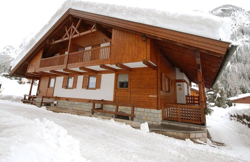 Penia House | Lovely apartment in villa for 5 people with WIFI, TV and terrace