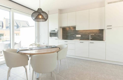 Belgian Coast House | Lovely apartment in villa for 4 guests with A/C, WIFI, TV, balcony and parking