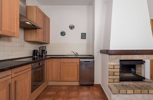 Martina House | Lovely apartment in villa for 6 guests with A/C, pool, WIFI, TV, terrace and pets allowed