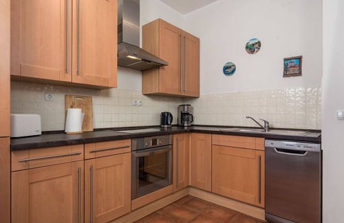 Martina House | Lovely apartment in villa for 6 guests with A/C, pool, WIFI, TV, terrace and pets allowed