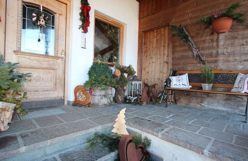 Kapfing Villa | Lovely apartment in villa for 6 guests with WIFI, TV, terrace, pets allowed and panoramic view