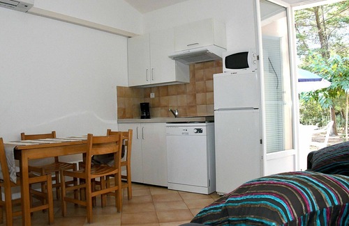 Pineto House | Lovely apartment in villa for 4 people with WIFI, pool, TV, terrace and pets allowed