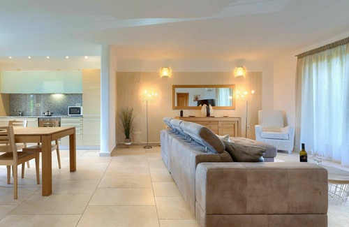 Baredine House | Lovely apartment in villa for 6 guests with A/C, pool, WIFI, TV, terrace and panoramic view