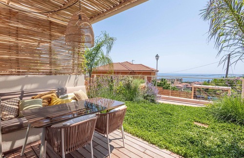 Costarainera Apartment | Lovely apartment for 4 guests with WIFI, pool, A/C, TV, terrace and parking