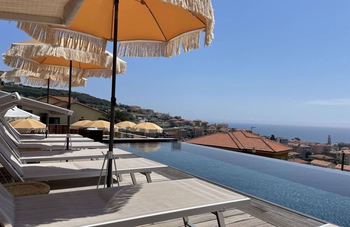 Costarainera Apartment | Lovely apartment for 4 guests with WIFI, pool, A/C, TV, terrace and parking