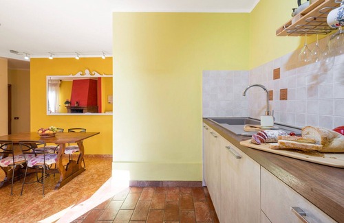 Giugnano Apartment | Lovely apartment for 6 guests with WIFI, TV, terrace, pets allowed and panoramic view