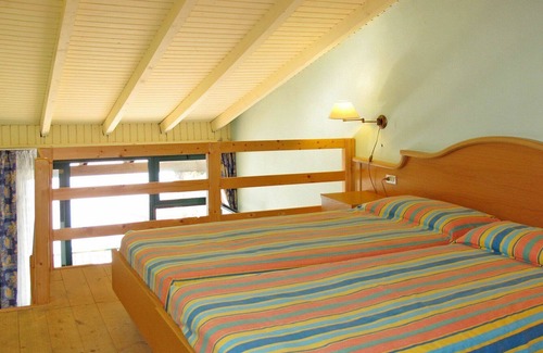 Limone sul Garda Apartment | Lovely apartment for 4 guests with pool, WIFI, hot tub, A/C, TV, terrace and parking