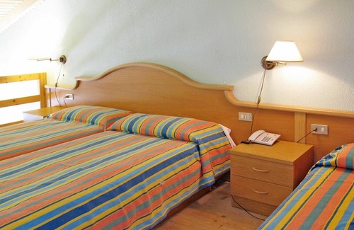Limone sul Garda Apartment | Lovely apartment for 4 guests with pool, WIFI, hot tub, A/C, TV, terrace and parking