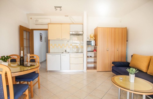 Seget Donji Apartment | Lovely apt for 4, balcony, sea view, beach at 50m