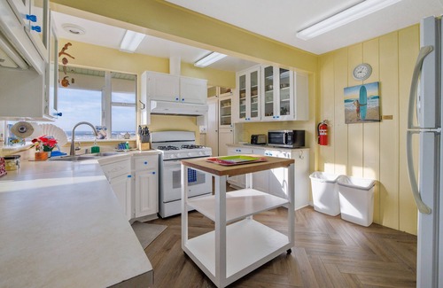 Cayucos House | Lovely Beachfront Home with Stunning Ocean Views & Private Yard