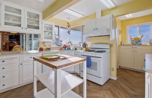 Cayucos House | Lovely Beachfront Home with Stunning Ocean Views & Private Yard