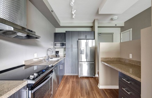 Northwest Bellevue Apartment | Lovely Bellevue 2BR w/Gym, W/D & Roof Deck, near Downtown, by Blueground