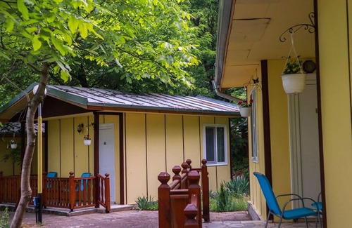 Kamena House | Lovely Bungalow in pretty area place