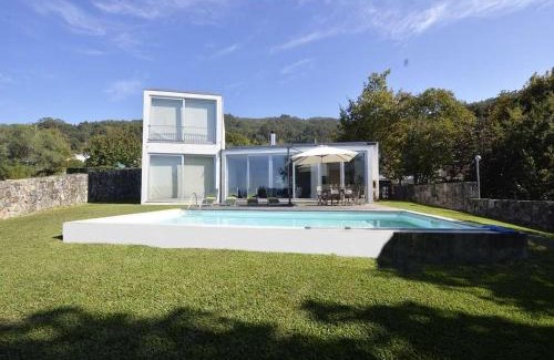 Vilarelho Villa | Lovely Caminha Villa 3 Bedrooms Villa Lilac Private Pool & Beautiful Views Viana Do Castelo