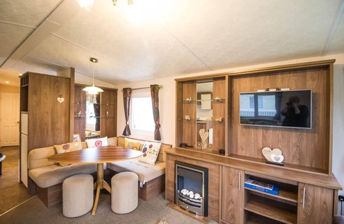 Mappleton House | Lovely caravan for hire with decking at Skipsea Sands Holiday Park ref 41161WF