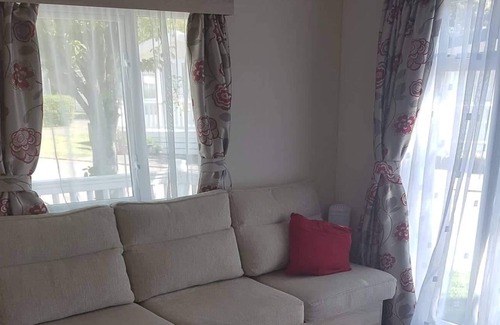 New Forest District House | lovely caravan sleeps 8