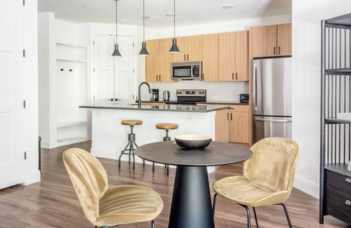 Hancock Apartment | Lovely Central Austin 1BR w/ Pool, Gym & W/D, nr U. Texas, by Blueground