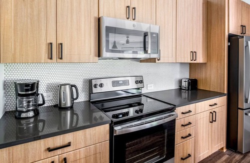 Hancock Apartment | Lovely Central Austin 1BR w/ Pool, Gym & W/D, nr U. Texas, by Blueground