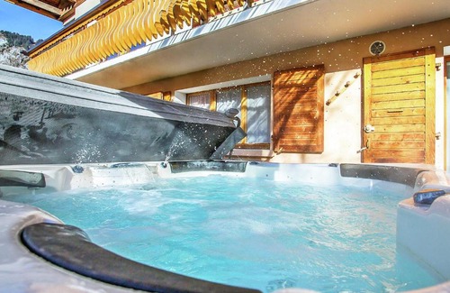 La Chapelle-d'Abondance Ski Chalet | Lovely Chalet in La Chapelle d Abondance with Mountain View