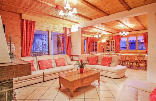 La Chapelle-d'Abondance Ski Chalet | Lovely Chalet in La Chapelle d Abondance with Mountain View
