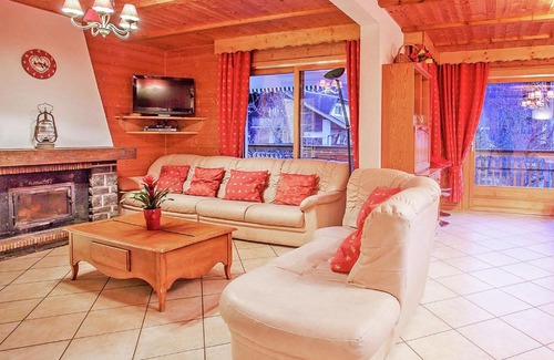 La Chapelle-d'Abondance Ski Chalet | Lovely Chalet in La Chapelle d Abondance with Mountain View