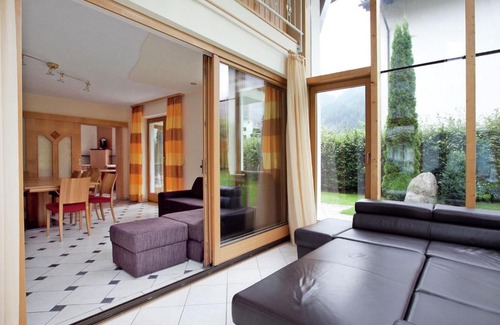Mayrhofen House | Lovely Chalet in Mayrhofen with Private Garden