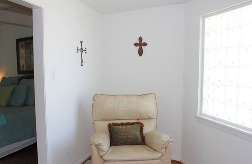 Palm Harbor House | Lovely coastal home on a deep canal near Estes Flats!