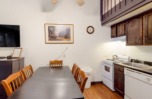 Yosemite West Condo | Lovely condo inside Yosemite National Park close to Badger Pass & Valley
