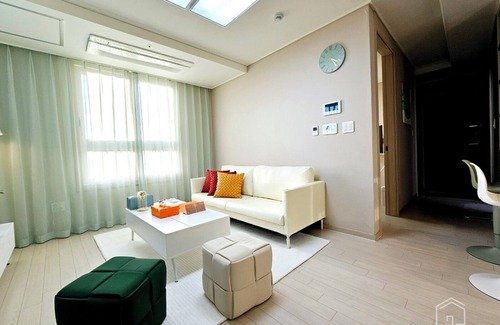Yeoksam Apartment | lovely cozy apartment&extraordinary space of Seoul Gangnam [min 28day stay only]